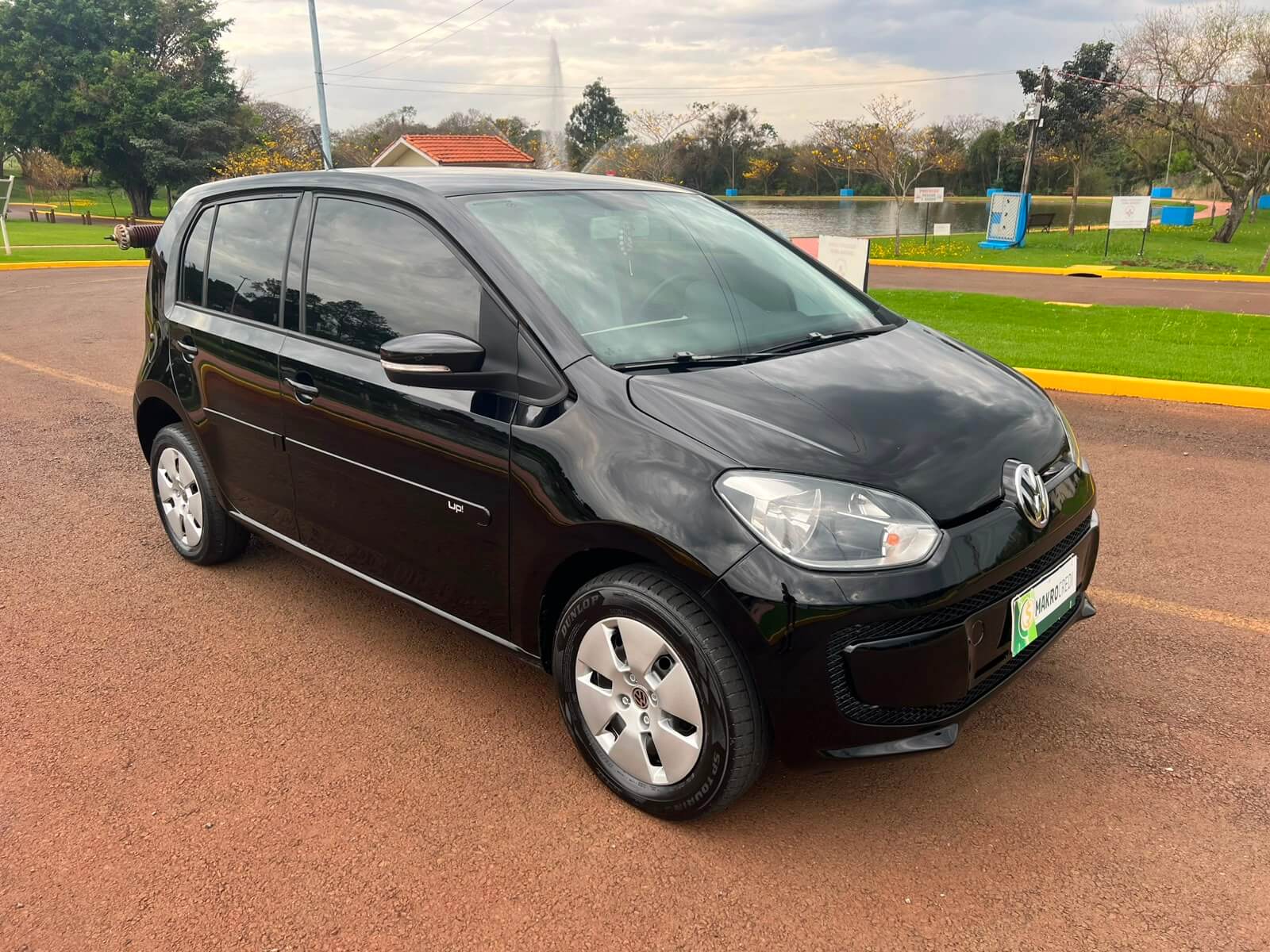 Volkswagen Up! 2015 à venda